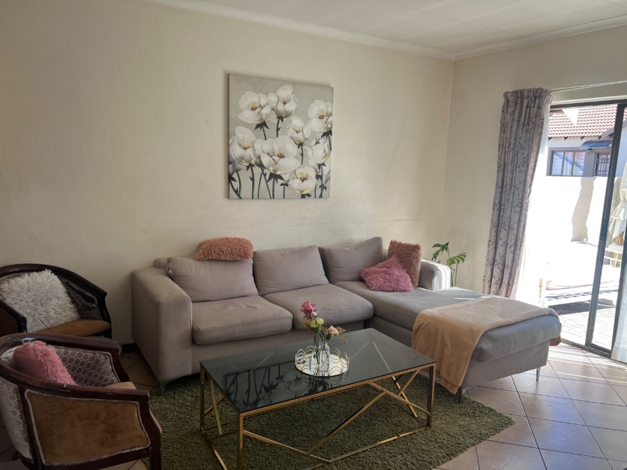 2 Bedroom Property for Sale in Halfway Gardens Gauteng