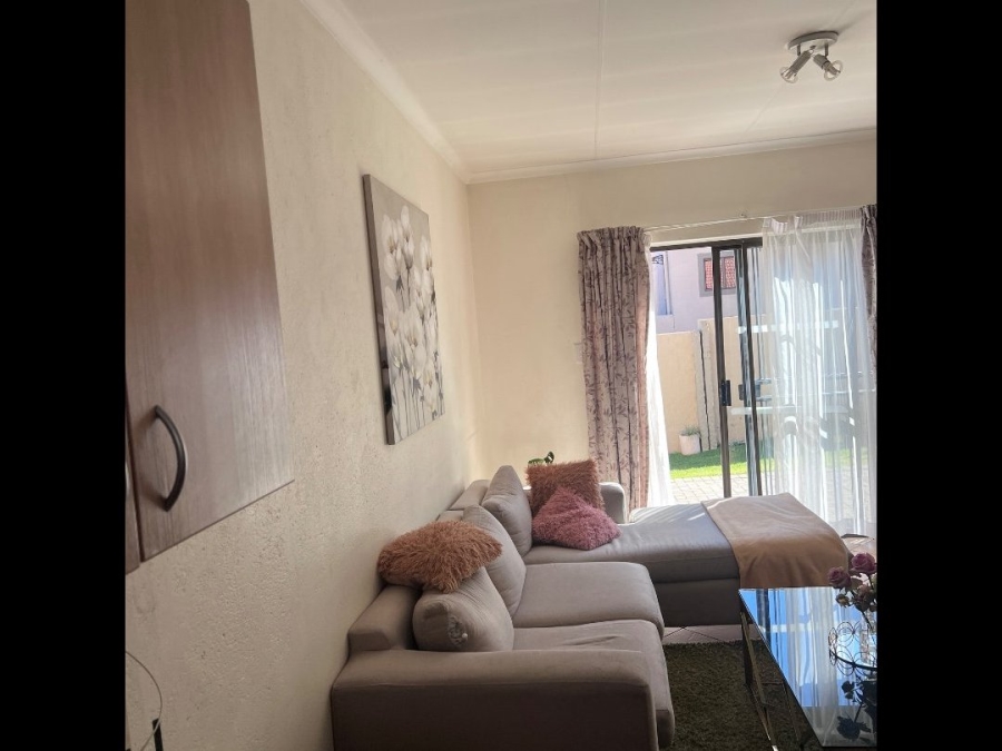 2 Bedroom Property for Sale in Halfway Gardens Gauteng