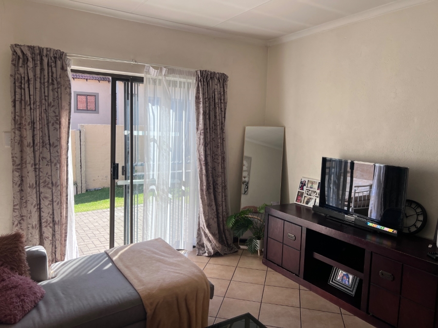 2 Bedroom Property for Sale in Halfway Gardens Gauteng