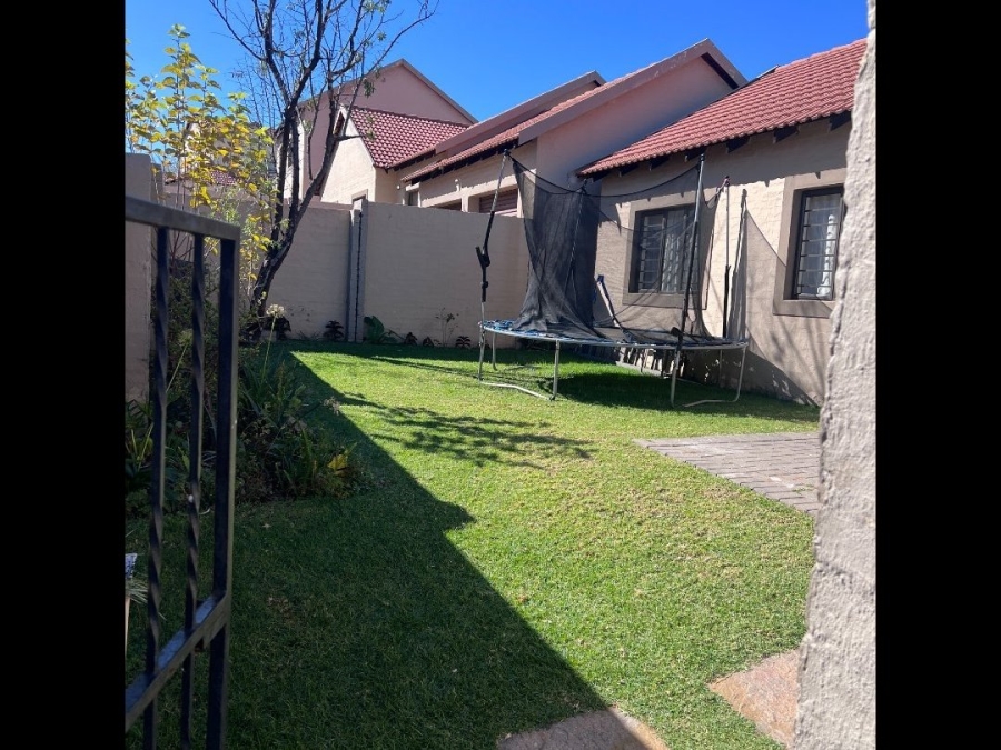 2 Bedroom Property for Sale in Halfway Gardens Gauteng