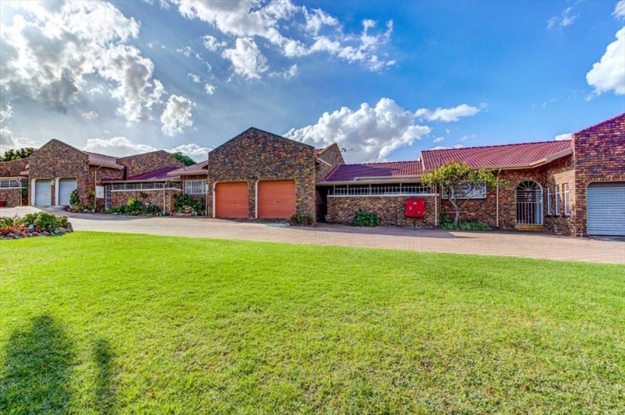 3 Bedroom Property for Sale in Birchleigh Gauteng