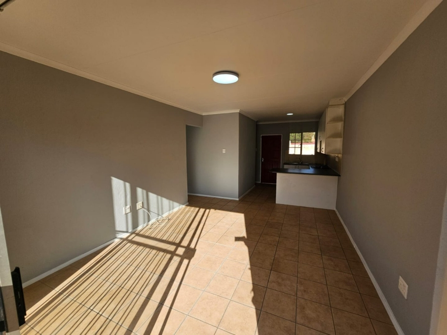 To Let 3 Bedroom Property for Rent in Heuwelsig Estate Gauteng