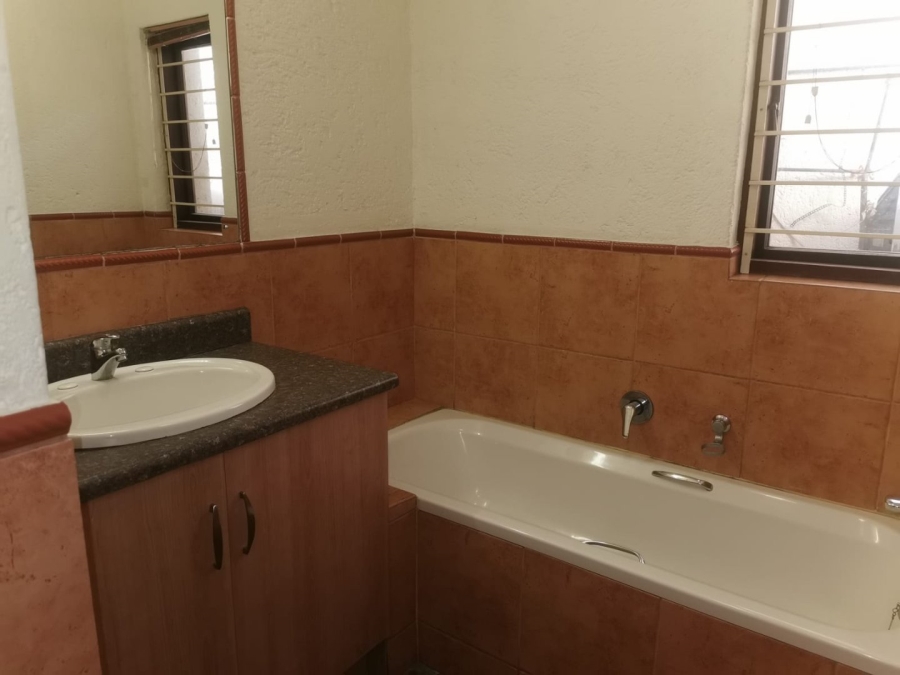1 Bedroom Property for Sale in Bedfordview Gauteng