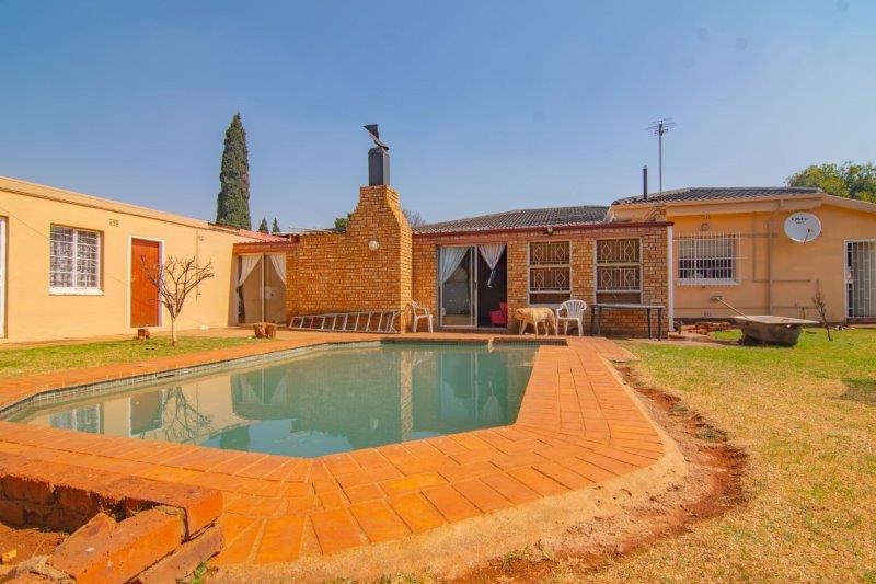 4 Bedroom Property for Sale in Dalview Gauteng