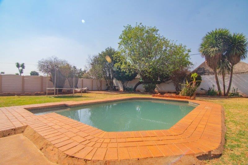 4 Bedroom Property for Sale in Dalview Gauteng
