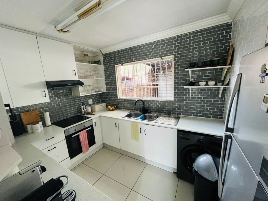 3 Bedroom Property for Sale in Buccleuch Gauteng