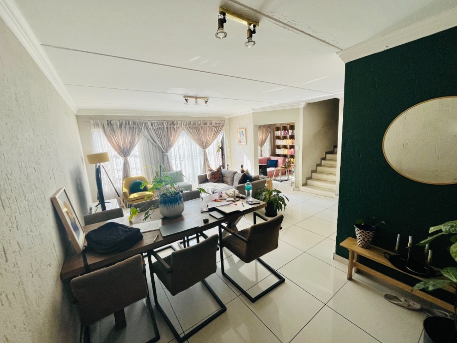 3 Bedroom Property for Sale in Buccleuch Gauteng