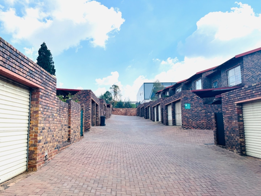 3 Bedroom Property for Sale in Buccleuch Gauteng