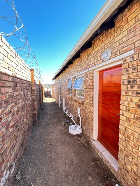 To Let 3 Bedroom Property for Rent in Olievenhoutbosch Gauteng