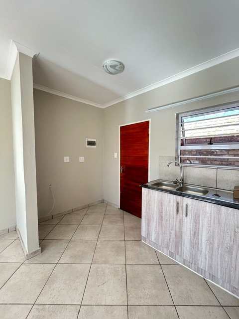 To Let 3 Bedroom Property for Rent in Olievenhoutbosch Gauteng