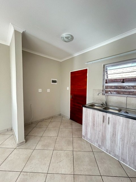 To Let 3 Bedroom Property for Rent in Olievenhoutbosch Gauteng