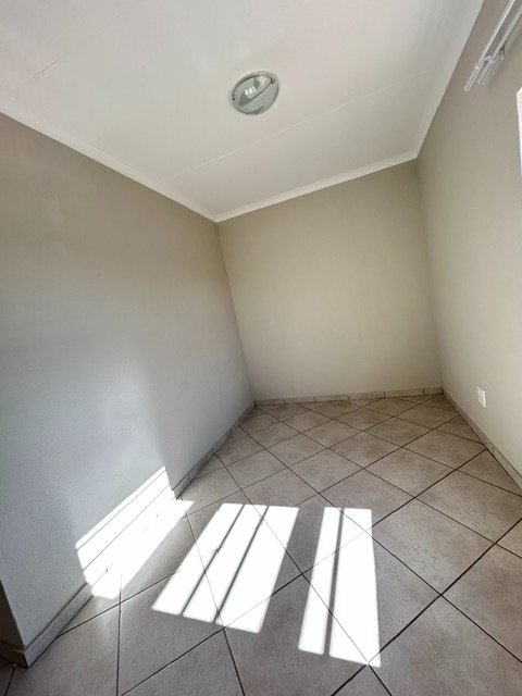To Let 3 Bedroom Property for Rent in Olievenhoutbosch Gauteng