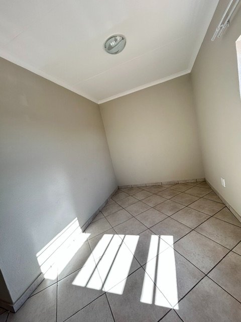 To Let 3 Bedroom Property for Rent in Olievenhoutbosch Gauteng