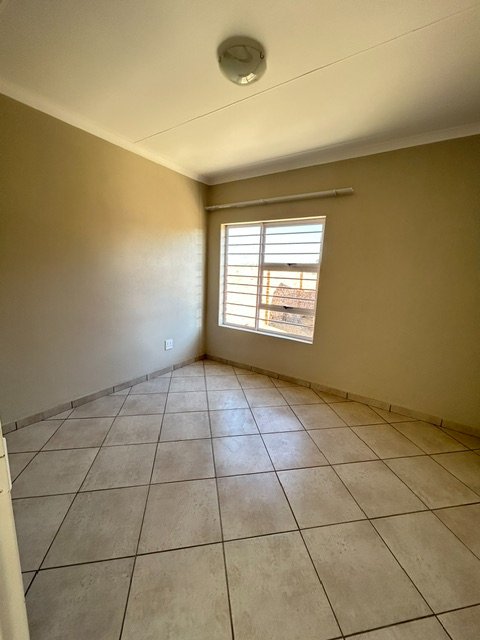 To Let 3 Bedroom Property for Rent in Olievenhoutbosch Gauteng