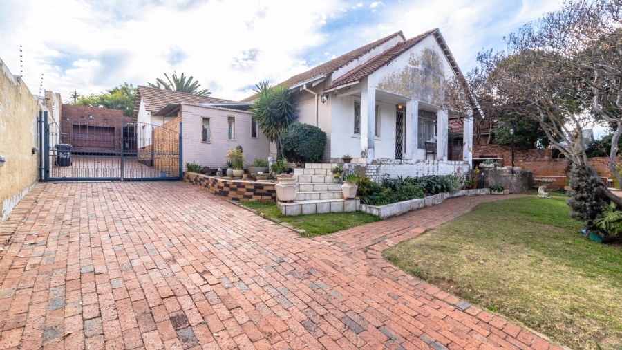3 Bedroom Property for Sale in Linmeyer Gauteng
