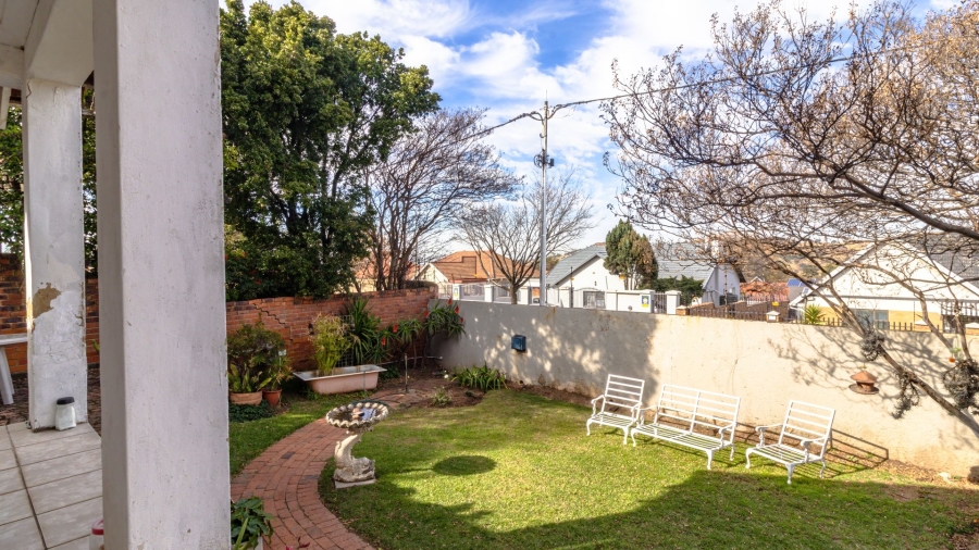 3 Bedroom Property for Sale in Linmeyer Gauteng
