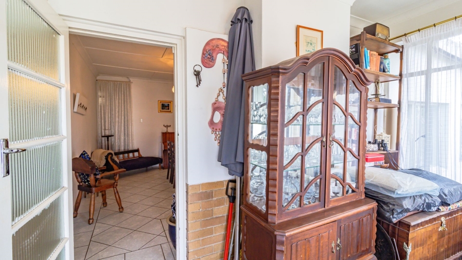 3 Bedroom Property for Sale in Linmeyer Gauteng