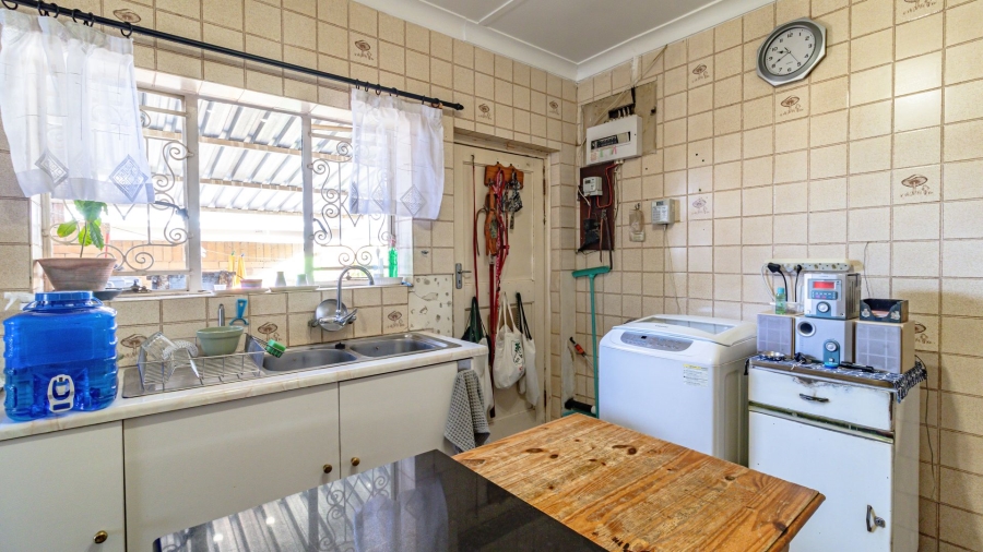 3 Bedroom Property for Sale in Linmeyer Gauteng