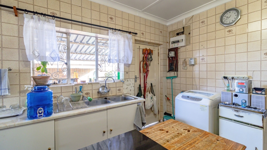 3 Bedroom Property for Sale in Linmeyer Gauteng