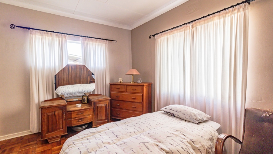 3 Bedroom Property for Sale in Linmeyer Gauteng
