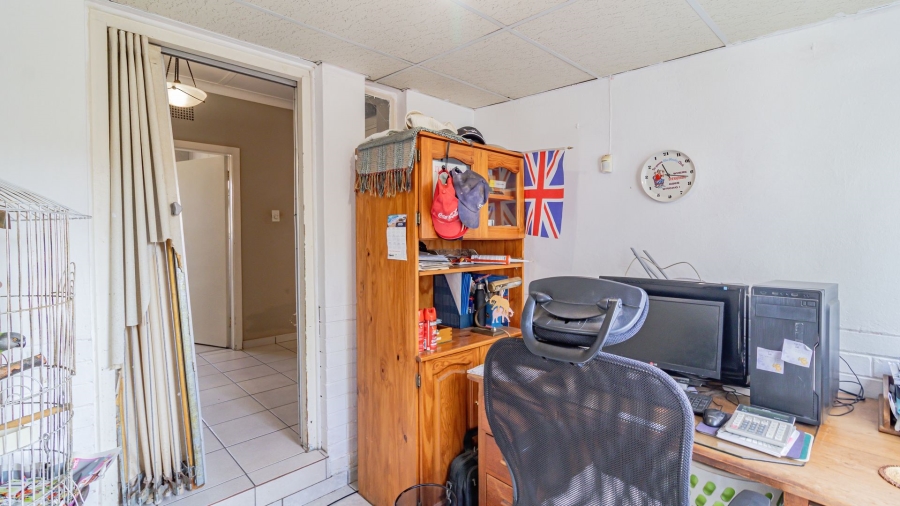 3 Bedroom Property for Sale in Linmeyer Gauteng