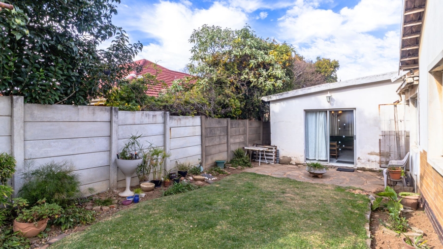 3 Bedroom Property for Sale in Linmeyer Gauteng