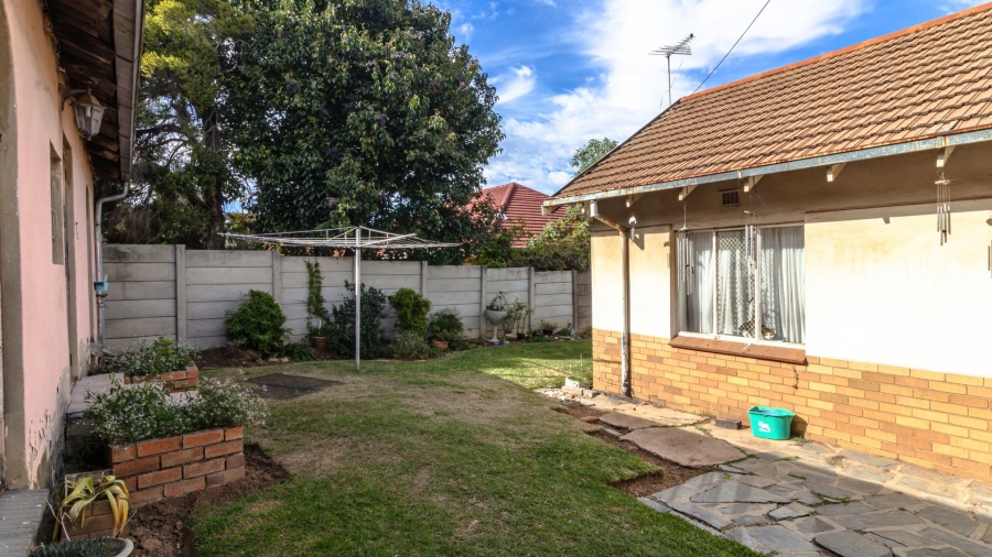 3 Bedroom Property for Sale in Linmeyer Gauteng