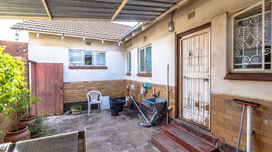 3 Bedroom Property for Sale in Linmeyer Gauteng