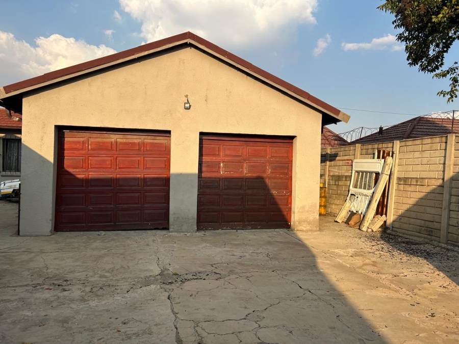 7 Bedroom Property for Sale in Geluksdal Ext 1 Gauteng