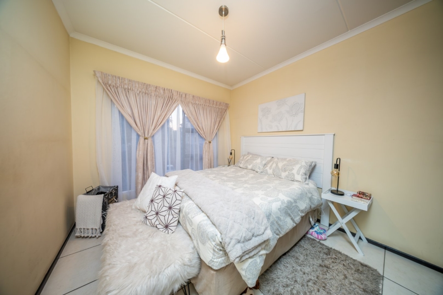 2 Bedroom Property for Sale in Greenstone Hill Gauteng