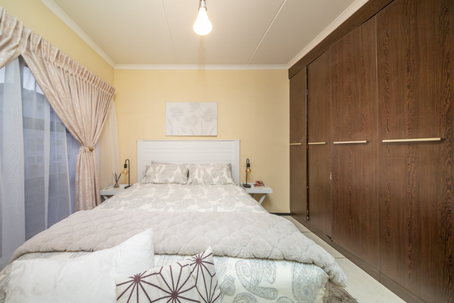 2 Bedroom Property for Sale in Greenstone Hill Gauteng