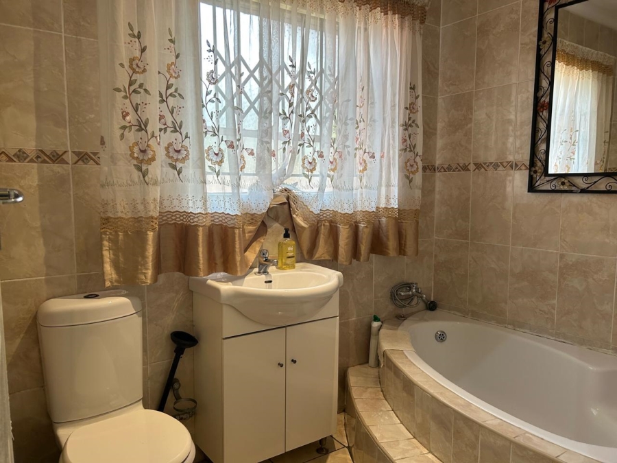 4 Bedroom Property for Sale in Sunward Park Gauteng