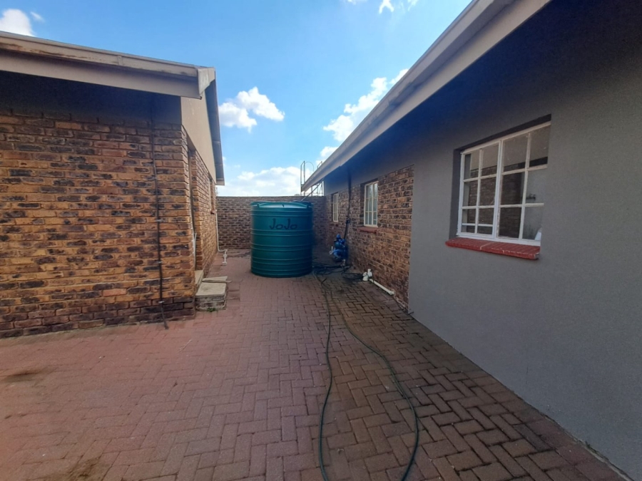 Commercial Property for Sale in Vaalfontein Gauteng