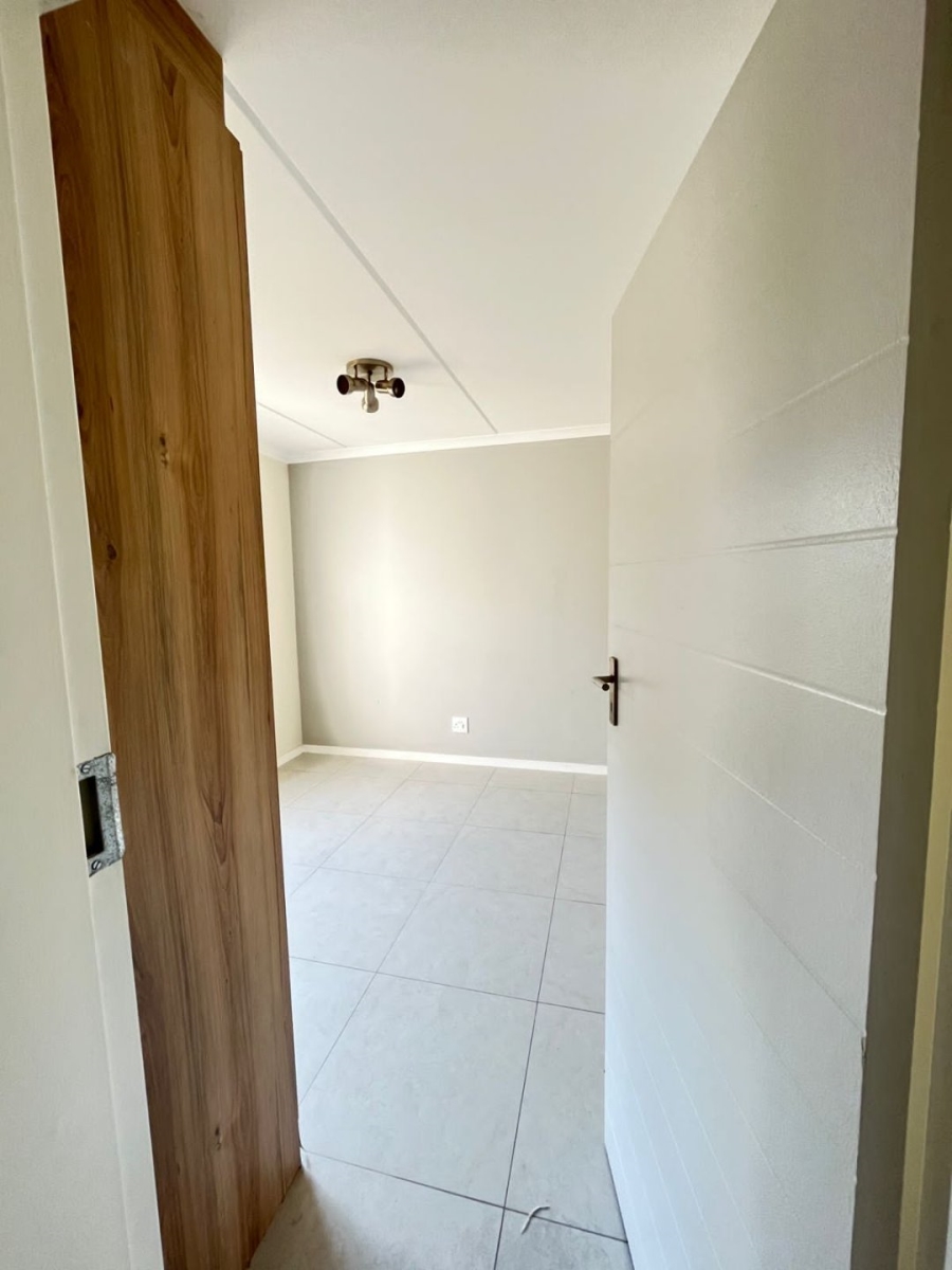 To Let 2 Bedroom Property for Rent in Modderfontein Gauteng