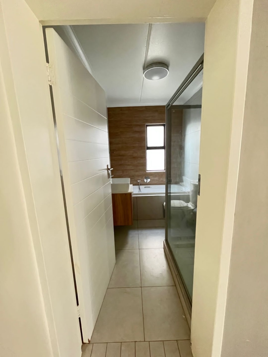 To Let 2 Bedroom Property for Rent in Modderfontein Gauteng