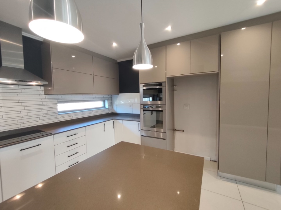 To Let 3 Bedroom Property for Rent in Bryanston Gauteng