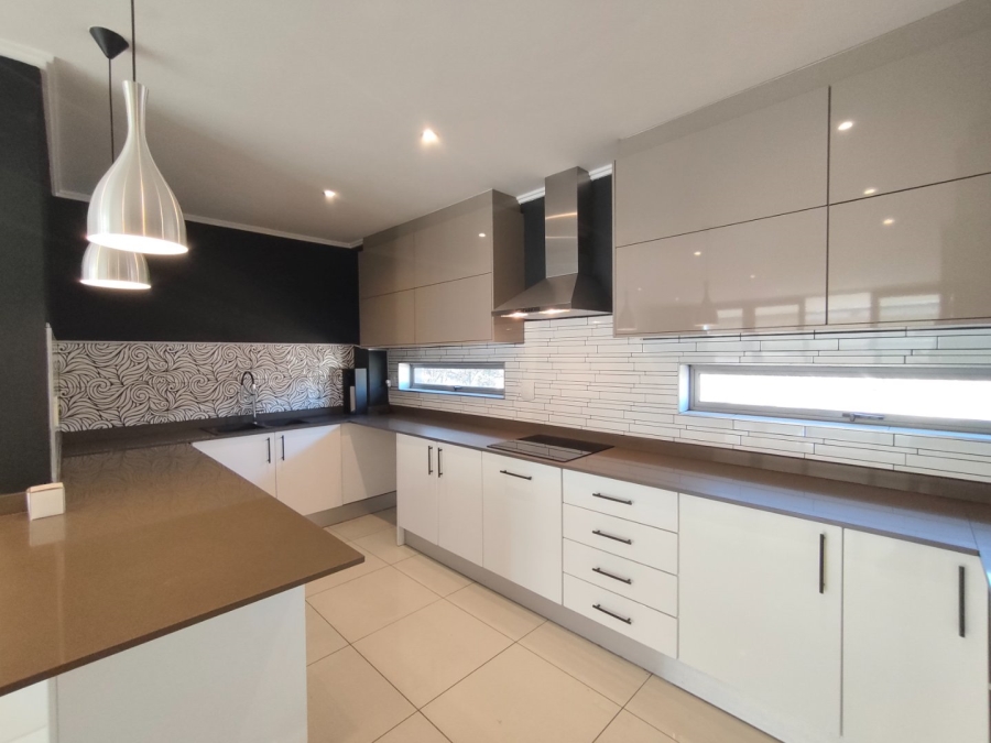 To Let 3 Bedroom Property for Rent in Bryanston Gauteng