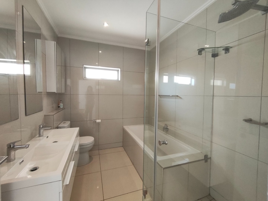 To Let 3 Bedroom Property for Rent in Bryanston Gauteng