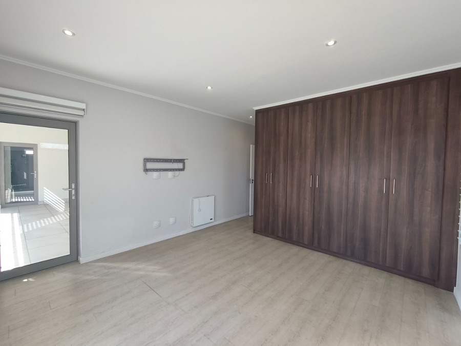 To Let 3 Bedroom Property for Rent in Bryanston Gauteng