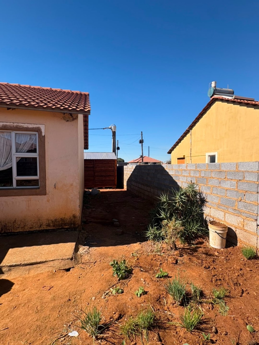2 Bedroom Property for Sale in Lufhereng Gauteng