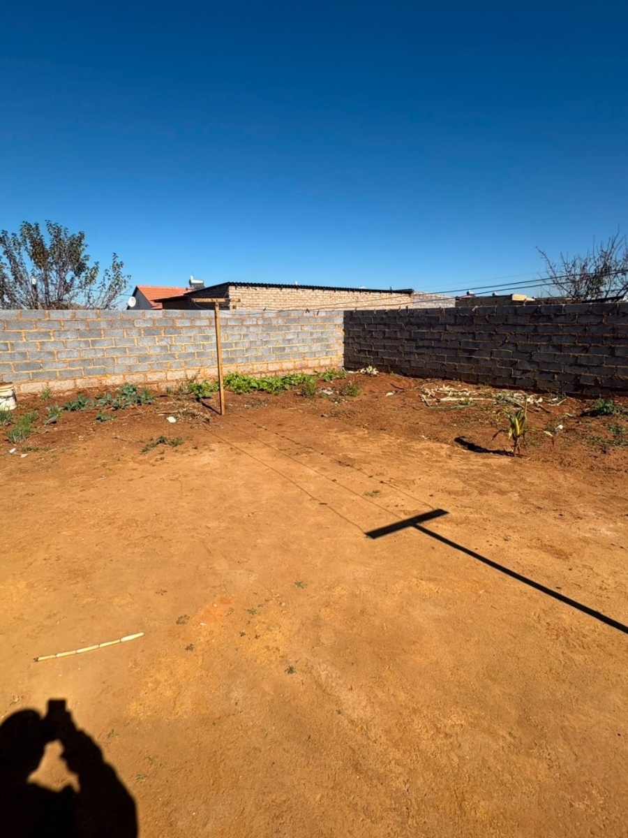 2 Bedroom Property for Sale in Lufhereng Gauteng