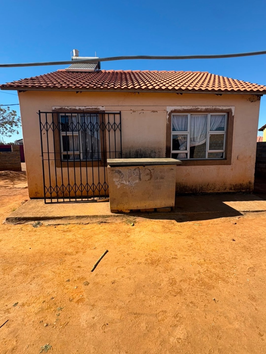 2 Bedroom Property for Sale in Lufhereng Gauteng