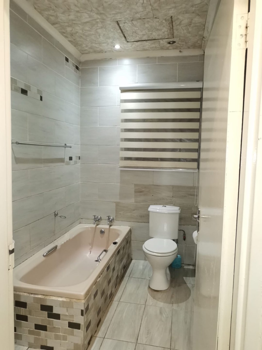 2 Bedroom Property for Sale in Forest Hill Gauteng