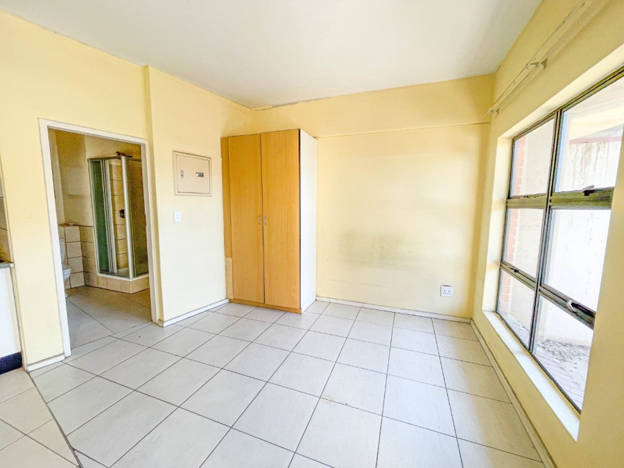 1 Bedroom Property for Sale in Braamfontein Werf Gauteng