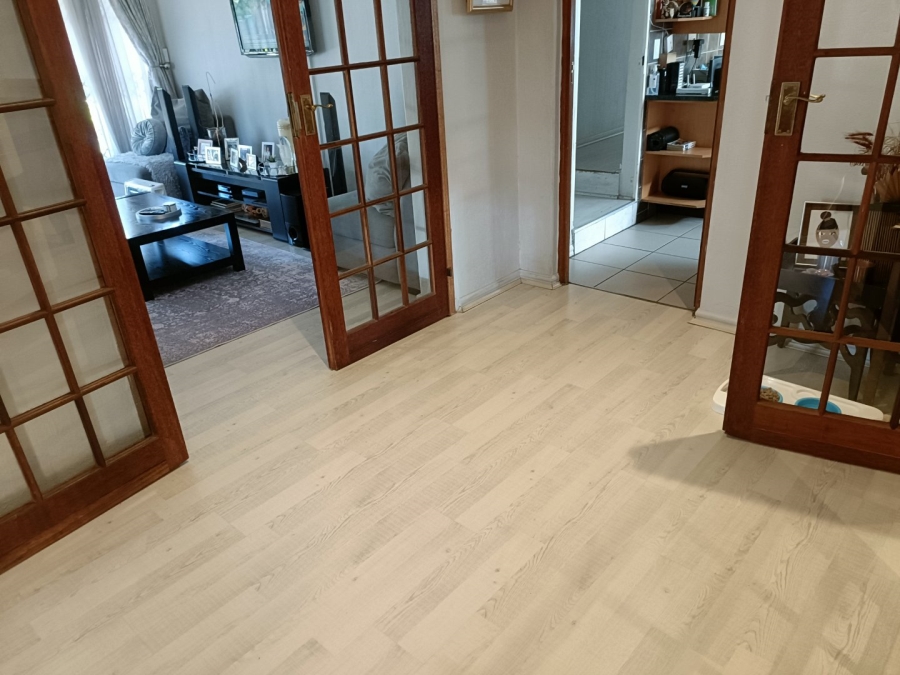 3 Bedroom Property for Sale in Vorna Valley Gauteng
