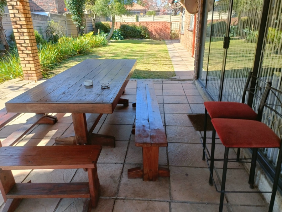 3 Bedroom Property for Sale in Vorna Valley Gauteng