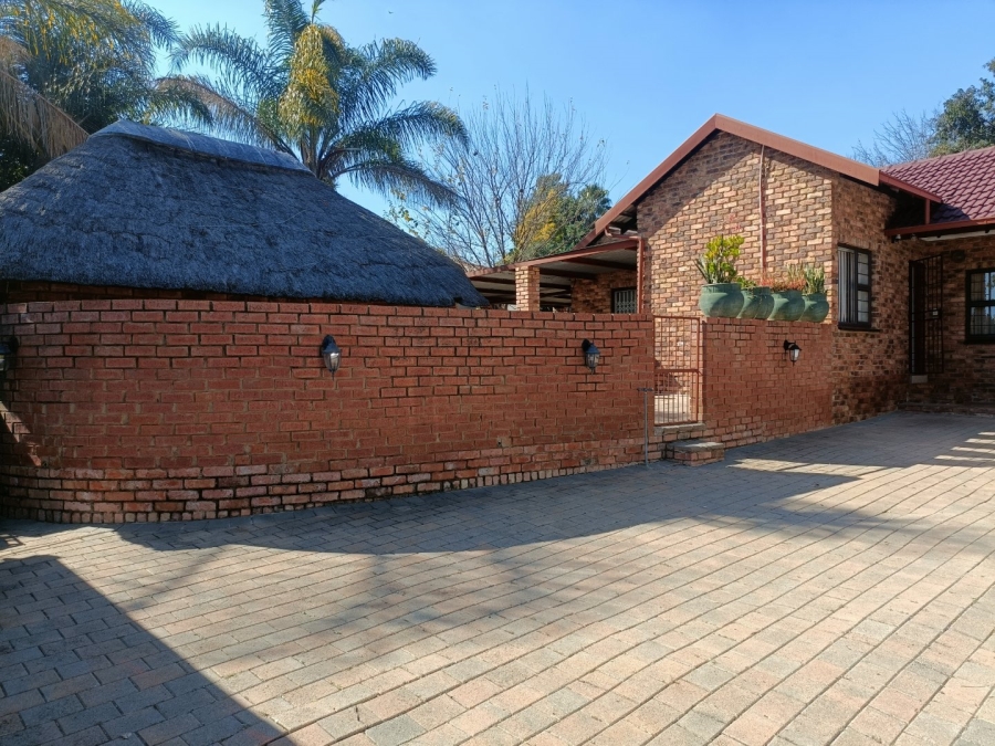 3 Bedroom Property for Sale in Vorna Valley Gauteng