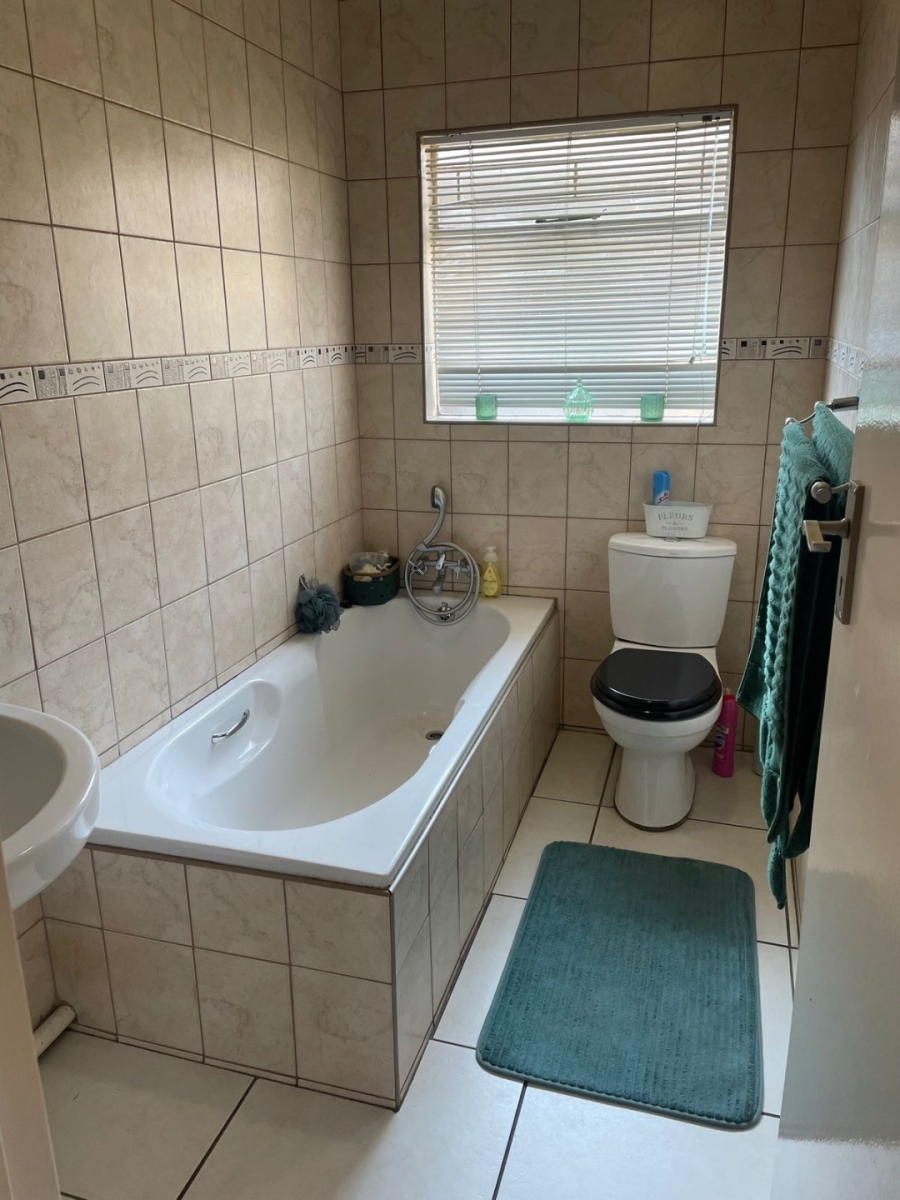 To Let 3 Bedroom Property for Rent in Norkem Park Gauteng
