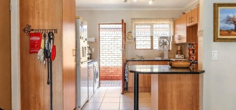 2 Bedroom Property for Sale in Eldoraigne Gauteng