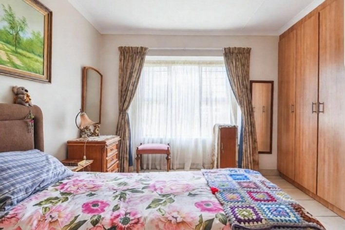 2 Bedroom Property for Sale in Eldoraigne Gauteng